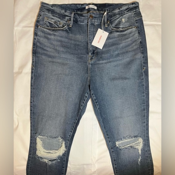 Good American Medium-Wash Jeans - Picture 9 of 12